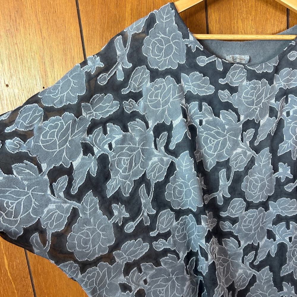 Bellambra Made in Italy Sheer Floral Lace Overlay Top Blouse Size L - Picture 2 of 7